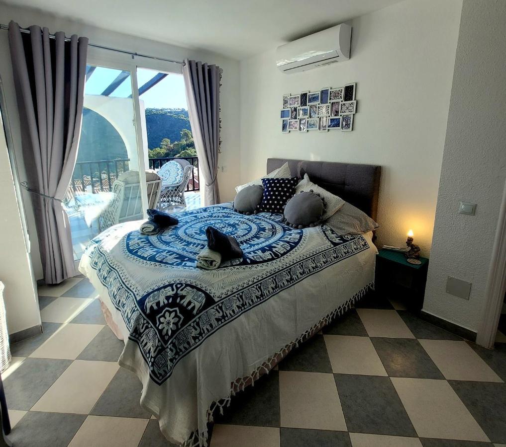 Benahavis Village Penthouse Apartment, 2 Bedrooms, Stunning Views, Swimming Pool !! מראה חיצוני תמונה